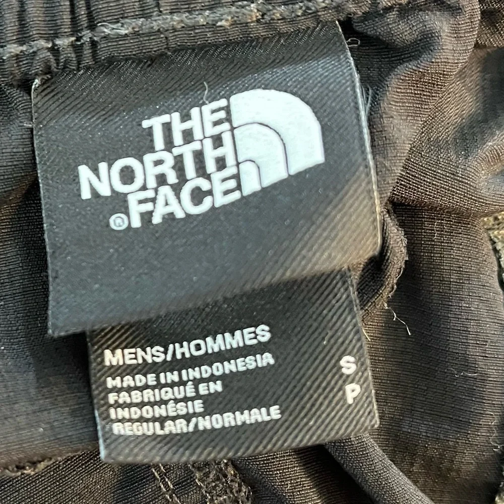 The North Face Mens Black Nylon Athletic Hiking Outdoor Sports Shorts Size Small